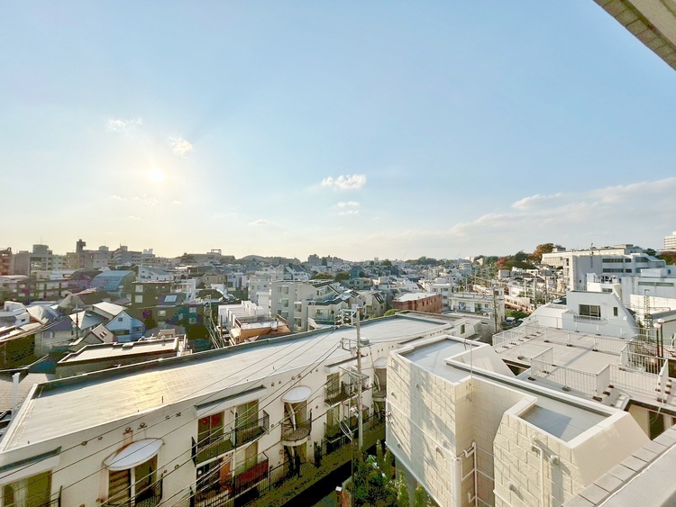 その他 眺望や窓からの景色が良いと、家で過ごす時間も快適です。