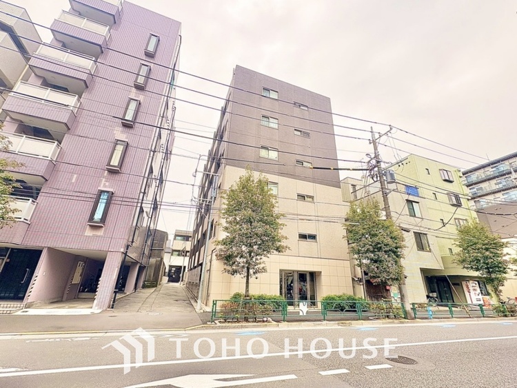 その他 手元の収納から、足元の収納までが全てスライド式で、奥のスペースまで有効に活用できます。奥まで上から見渡せるので、たまにしか使わない調理器具もサッと取出せます。