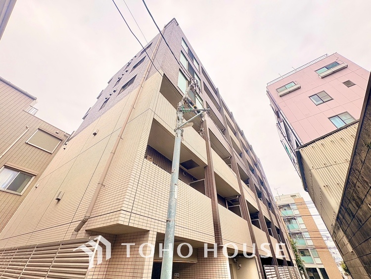 その他 叶えたかったのは落ち着きのあるナチュラルな風合い、そして開放感があるリビング。優雅な気分に浸れる幸せな時間を家族が自然と集まりたくなるこの空間で。