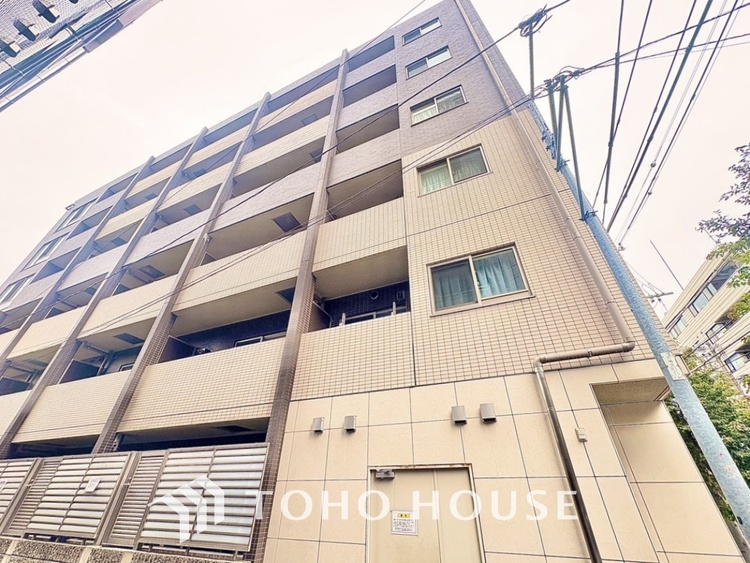 その他 ◆サンサンと◆差し込む太陽の光がこのリビングに笑いをもたらす。ソファの上のクッションがポカポカした暖気にぬくぬくと微睡んでいる。