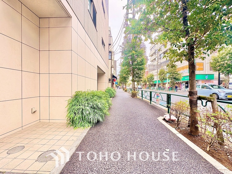 外観 使いやすく、明るい洋室に仕上がります。子供部屋や趣味のお部屋にご利用できます。ご自身で家具などを配置し、素敵な空間を創り上げられます。