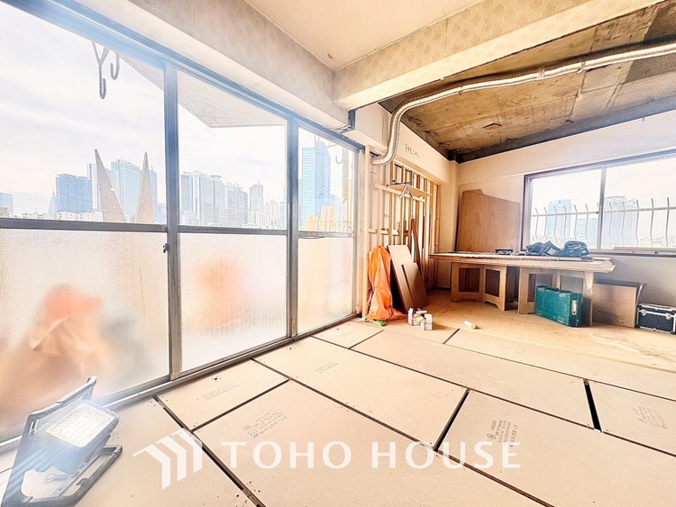 内装 ◆瀟洒な空間◆落ち着きのある彩が見事に調和させた瀟洒な空間を演出。ここに集まる家族の会話と笑顔が絶え間なく続く幸せな空間。