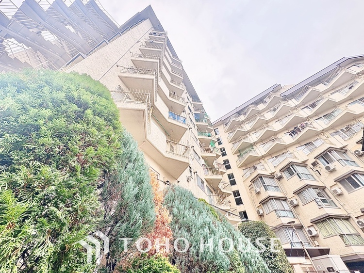 外観 漂う上質な空気感、マンションに入れば「おかえりなさい」と笑顔で迎えてくれるエントランス。最良の心配りを感じるマンションでした。