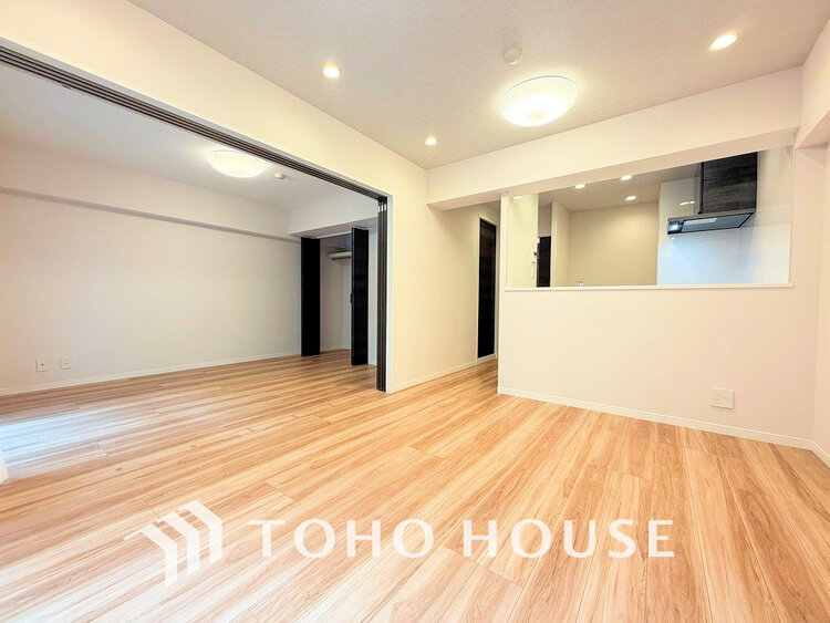 内装 上質な時間を育む暮らしのメインステージ。寛ぎとコミュニケーションを育む居心地のよい場所