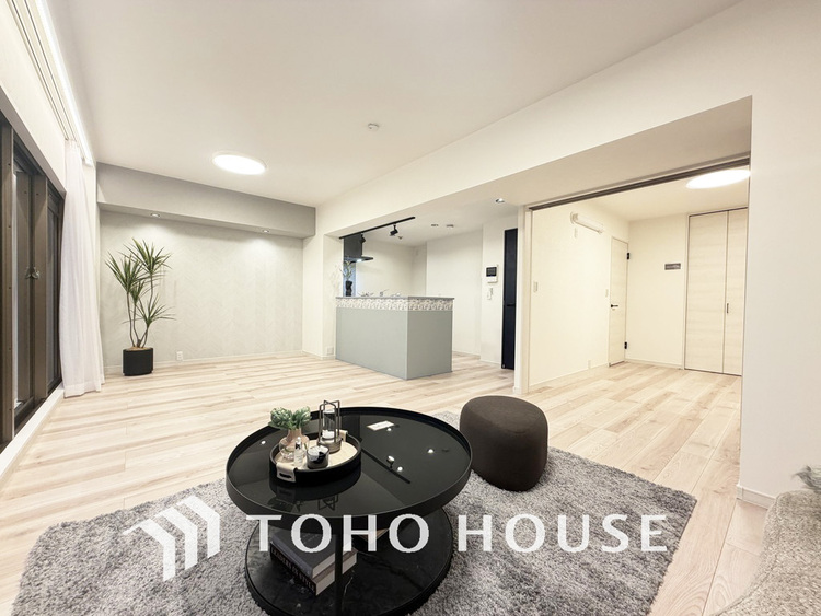 内装 柔らかな陽のそそぐ心地よいリビングダイニング