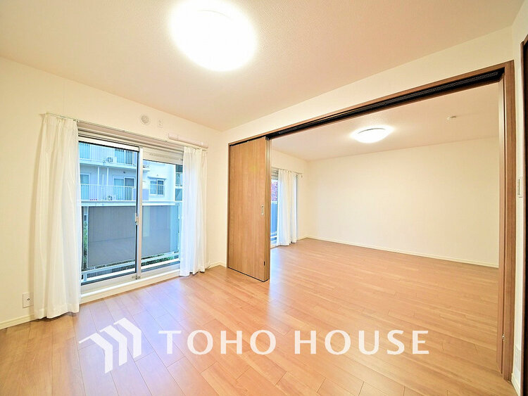 内装 1日の疲れを癒し、心地よく寛げるようゆったりとした広さをしています