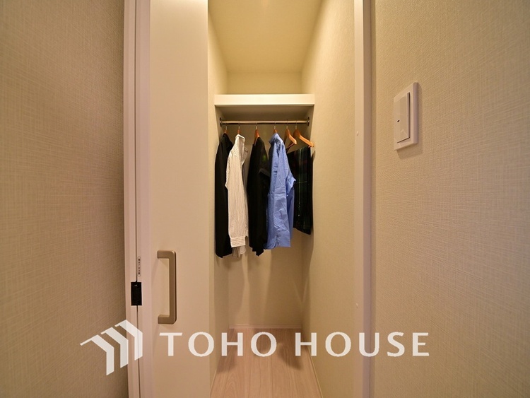 収納 奥行きのあるウォークインクローゼット