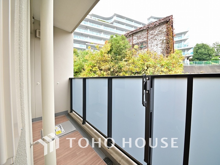 バルコニー 陽当たり良好なバルコニー