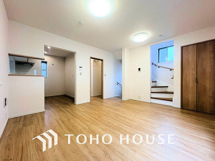 内装 家族みんなが爽やかに過ごせるように、光をたっぷり取り込んだLDK