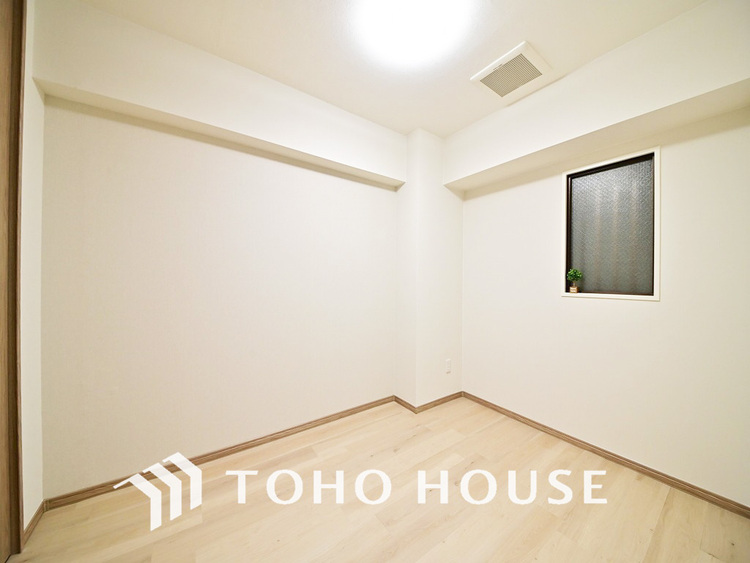 内装 採光もある洋室は、くつろぎのひと時を過ごすのにぴったり