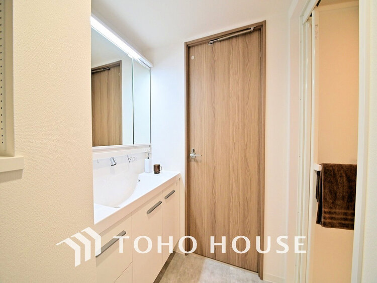 洗面 大きな洗面鏡付き、朝の身支度も楽しくなりますね