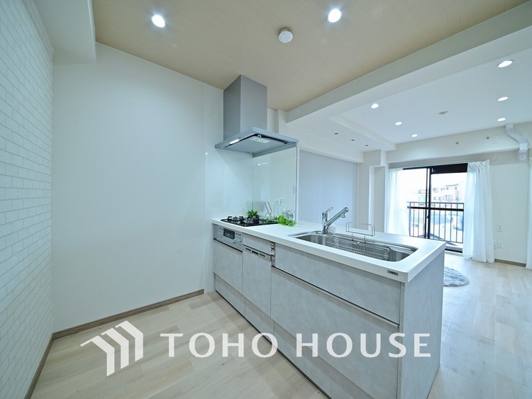 キッチン シンプルな部屋の雰囲気に溶け合うナチュラルキッチン