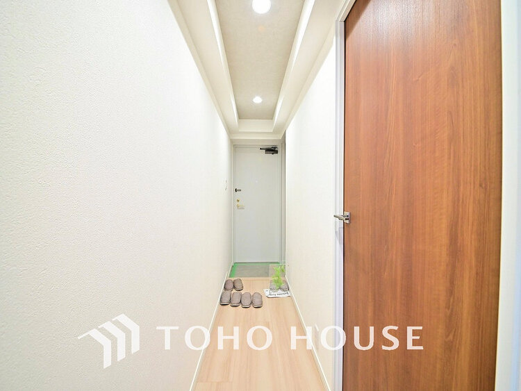 玄関 落ち着いた雰囲気の玄関、家族の帰りを暖かく迎えてくれます