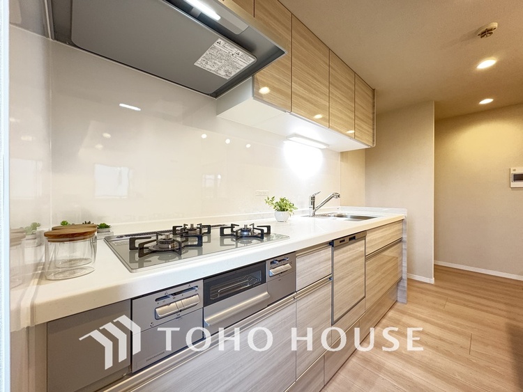 キッチン シンプルな部屋の雰囲気に溶け合うナチュラルキッチン