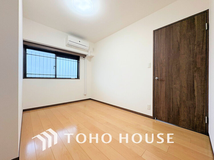 内装 採光もある洋室は、くつろぎのひと時を過ごすのにぴったり