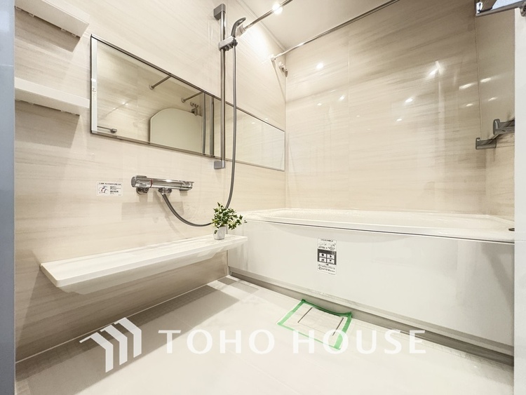 風呂 一日の疲れを癒すバスルームは、心地よいリラックスを叶える清潔感溢れる空間