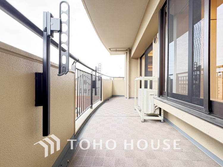 バルコニー 陽当たり良好なバルコニー