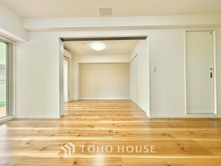 内装 時間をかけて作り上げるそんな空間を君と共有したい。僕たちの空間は唯一無二の物だから。