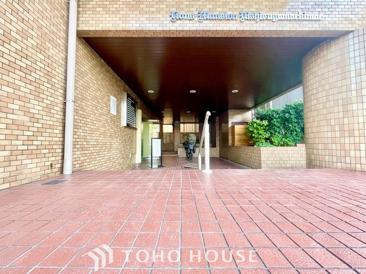 外観 ほんの少しのこだわり。ちょっとした色使いがその家がもつ雰囲気、趣（おもむき）を携え、暮らす家族や訪ねてくる友人・知人に新鮮な香りを運んできます。