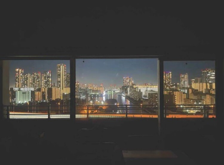 バルコニー 眺望や窓からの景色が良いと、家で過ごす時間も快適です。