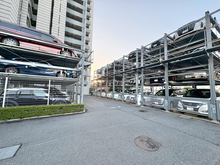 駐車場 駐車スペースが嬉しいですね。※空き状況は都度ご確認下さい。