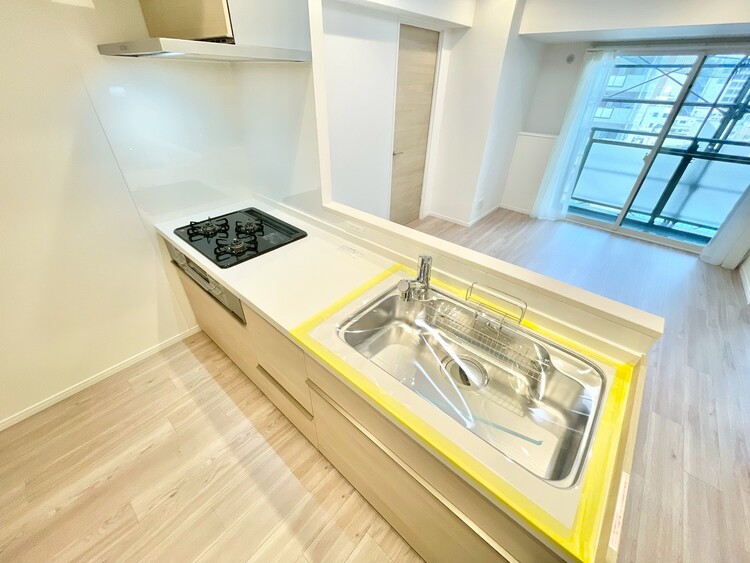 居間 落ち着いた雰囲気に包まれて、伸びやかな空間。