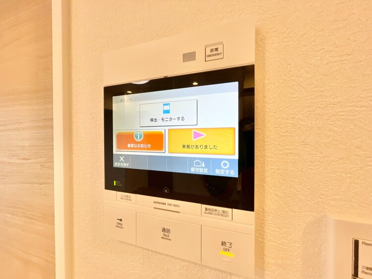 設備 誰が来てもわかる様にモニター付きインターホンを設置。