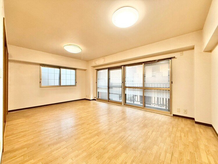 居間 伸びやかな空間のなかで、ゆったりとしたひとときを過ごせます。