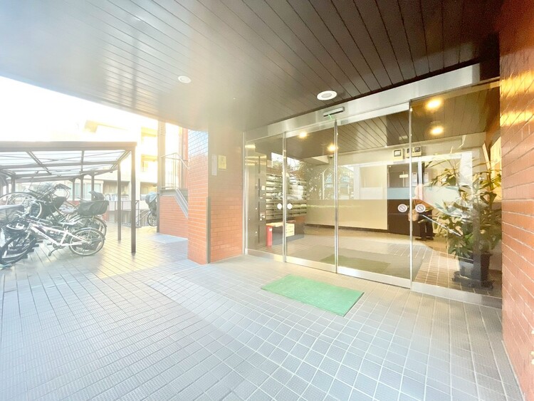 エントランス 上質感漂う玄関アプローチです。