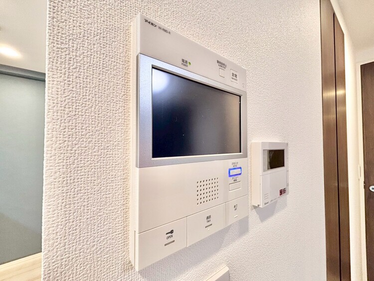 その他 誰が来てもわかる様にモニター付きインターホンを設置。