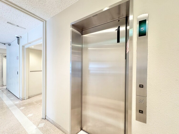 その他 エレベーター完備のため荷物が多くなっても安心。