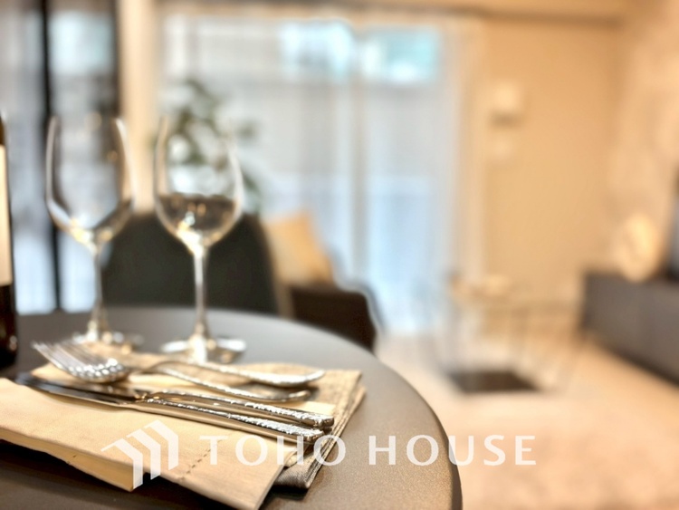 内装 【LIVING】◆眩い◆光が燦々と入り、家族の笑顔を照らす。「いつまでも続いて」と願う夢のような毎日がここにある。