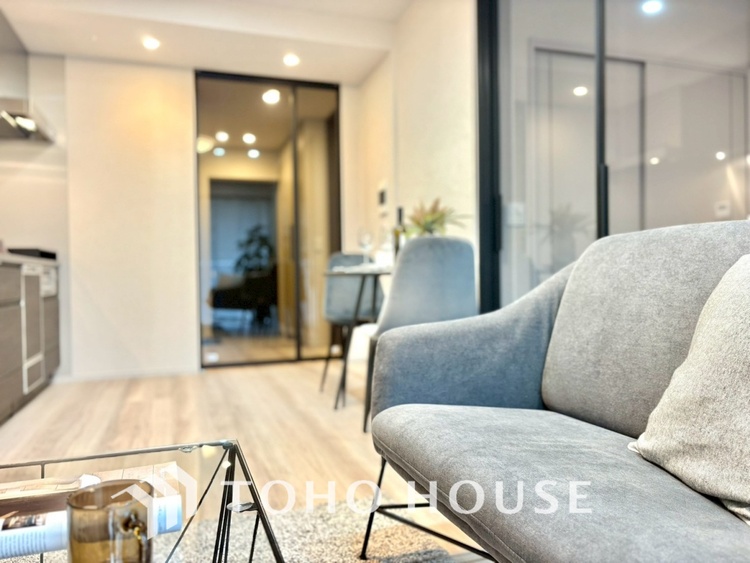 内装 【LIVING】◆扉を◆開くとこの景色。家族の”おかえり”の声が聞こえてきそう。