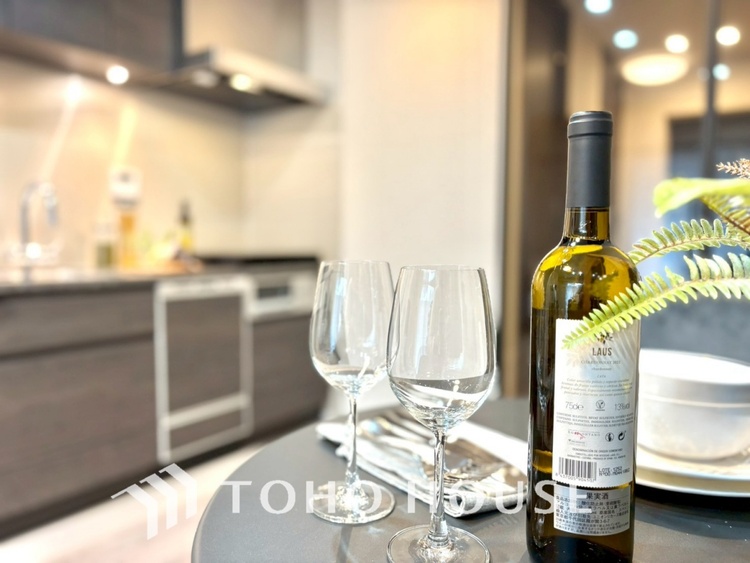 内装 【LIVING】◆住む喜び、楽しさ、感動◆を君と共有したい。いつまでもずっと家族を見渡せるこの広い空間で。