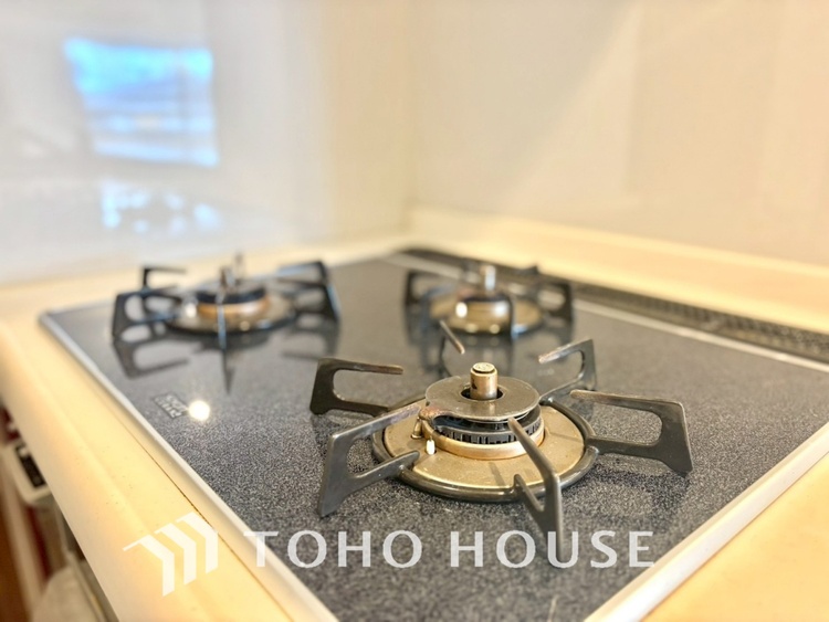 キッチン 【KITCHEN】◆家族のおはよう◆の声を笑顔で迎えてあげられるシステムキッチン。朝ごはんが楽しみでちょっと早起きしたくなるんです。