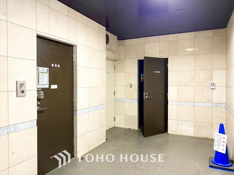 その他 【ENTRANCE】◆そびえ立つ◆我が家のシンボル。遠くの空が赤く染まる夕べが待ち遠しい。