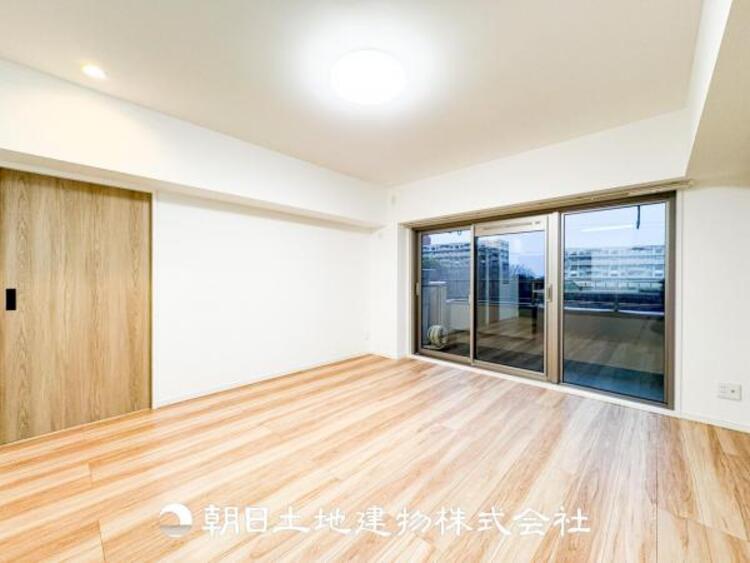 居間 話に夢中になりすぎて、ついつい時を忘れてしまう。