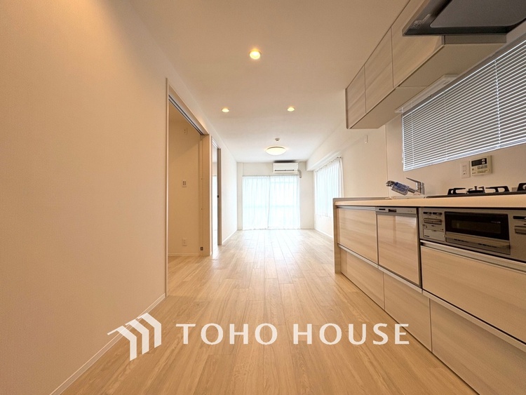 内装 【LIVING】◆眩い◆光が燦々と入り、家族の笑顔を照らす。「いつまでも続いて」と願う夢のような毎日がここにある。