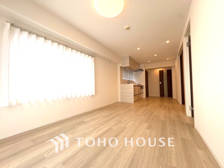 内装 【LIVING】◆扉を◆開くとこの景色。家族の”おかえり”の声が聞こえてきそう。