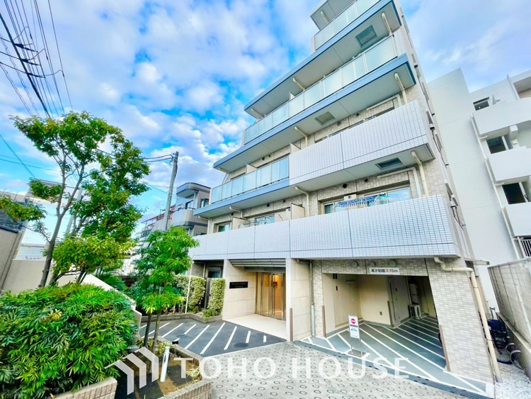 外観 【APPEARANCE】◆陽光◆が差し込む。この開放的な空間に家族の笑顔が集う。家族が一緒に過ごす空間は明るく、そして居心地