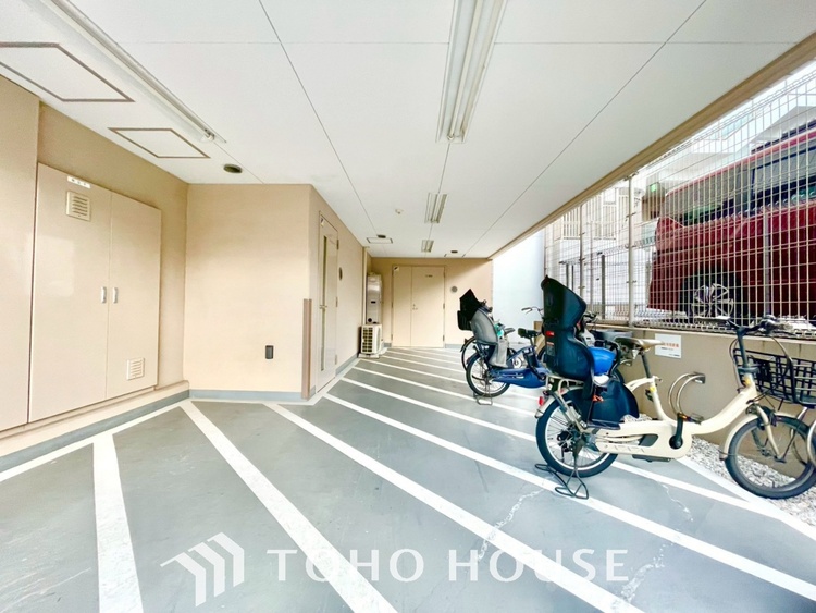 その他 【BICYCLE PAEKING LOT】◆駐輪場◆快適な生活には欠かせない自転車。開放的な駐輪場がございます。