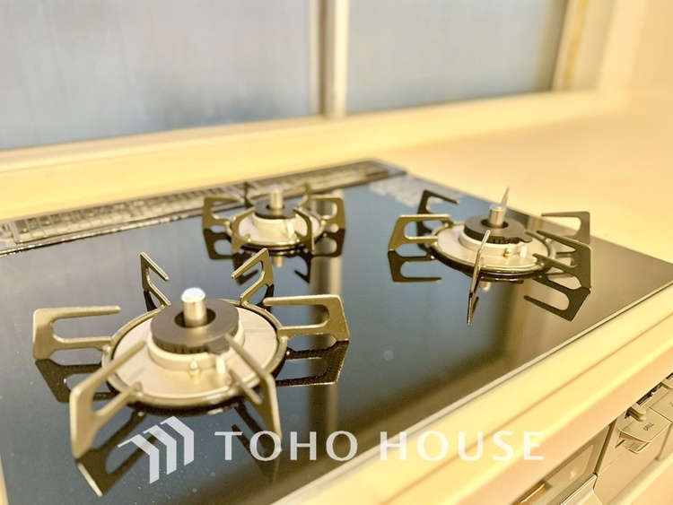 キッチン 【KITCHEN】◆家族のおはよう◆の声を笑顔で迎えてあげられるシステムキッチン。朝ごはんが楽しみでちょっと早起きしたくなるんです。