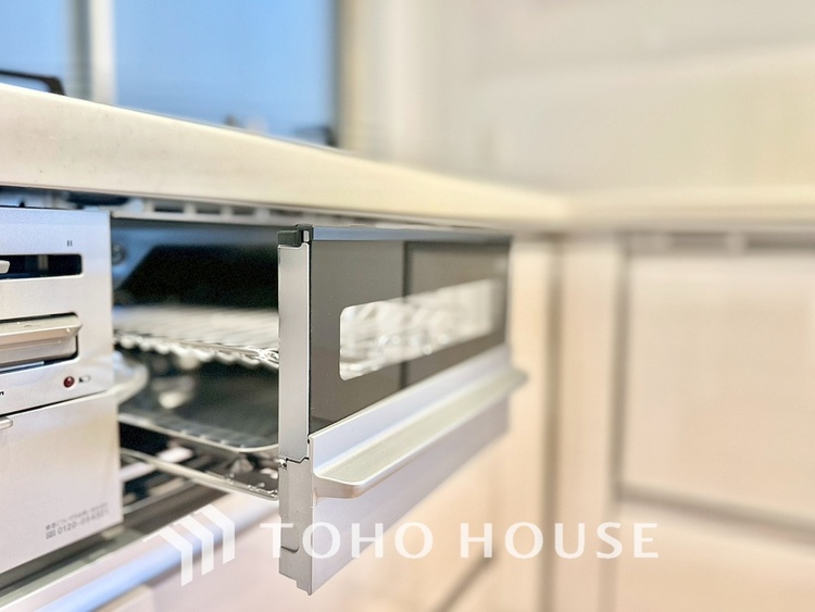 その他 【KITCHEN】◆開放的◆後片付けが楽なシステムキッチン。収納スペースの充実！