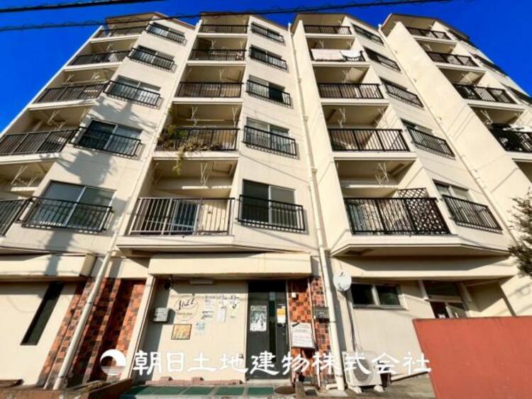 外観 【外観写真】家族の帰り、遊びに来る友人、知人を優しく迎え、温もりに満ちた生活空間を予感させる。帰りたい家がここにあります。