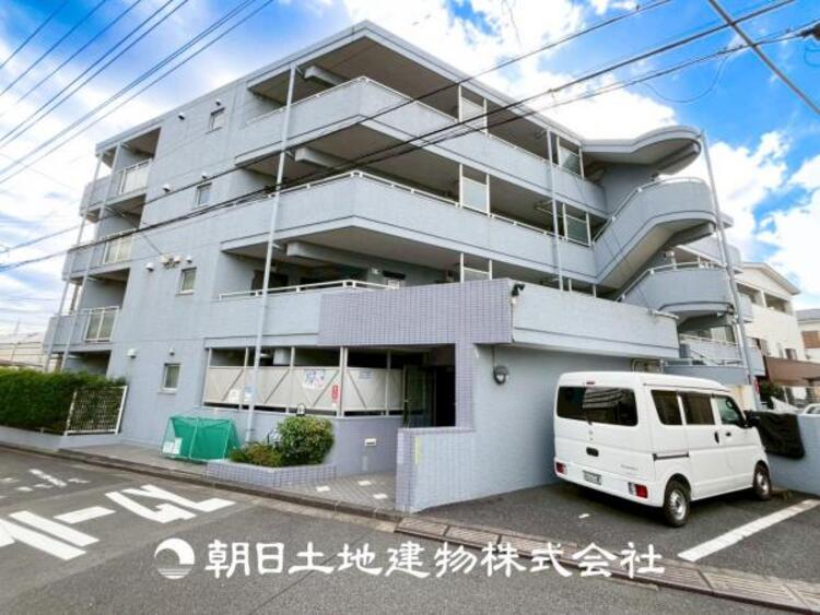 外観 【外観写真】表現された空間はたくさんの光を浴び、風を感じ、暮らしの時間を豊かにしてくれます。デザインされた空間と競い合うかのような充実した建物と共に大切な家族の思い出を刻んでいきます。