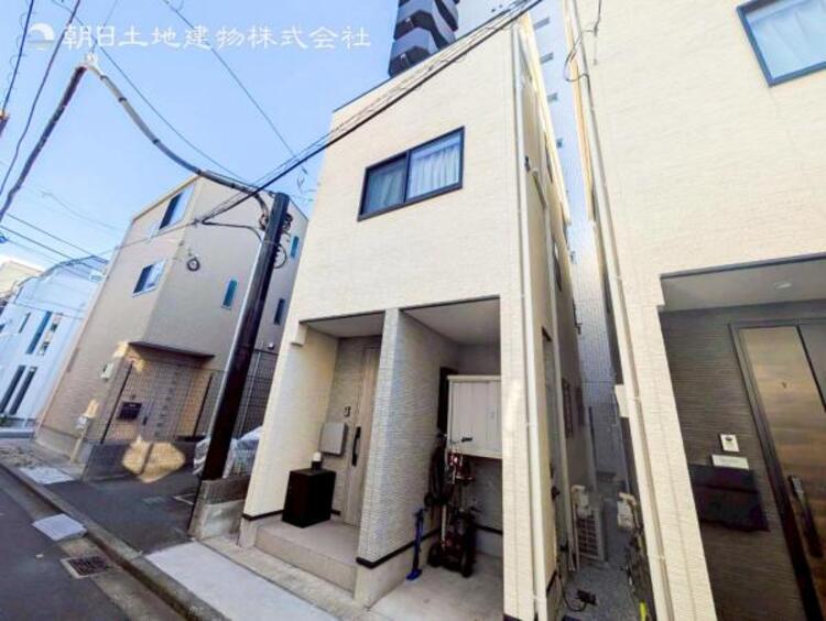 外観 【外観】閑静な住宅地に馴染む落ち着いた色合いの贅沢な空間！！毎日のお散歩も快適なエリア！