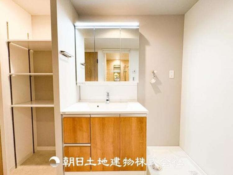 洗面 慌ただしい1日が始まり、充実した1日の終わりを締めくくる洗面所。