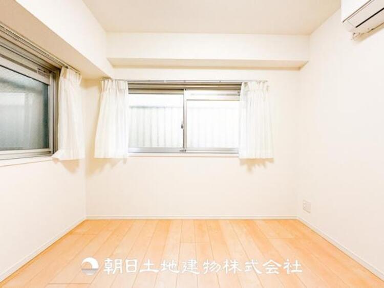 内装 趣味・感性で個性的に飾って頂けるようシンプルに仕上げてあります。