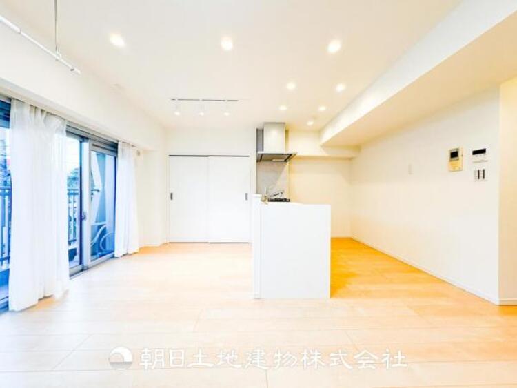 居間 大切な人とともに、心穏やかに過ごすひとときになるリビング。