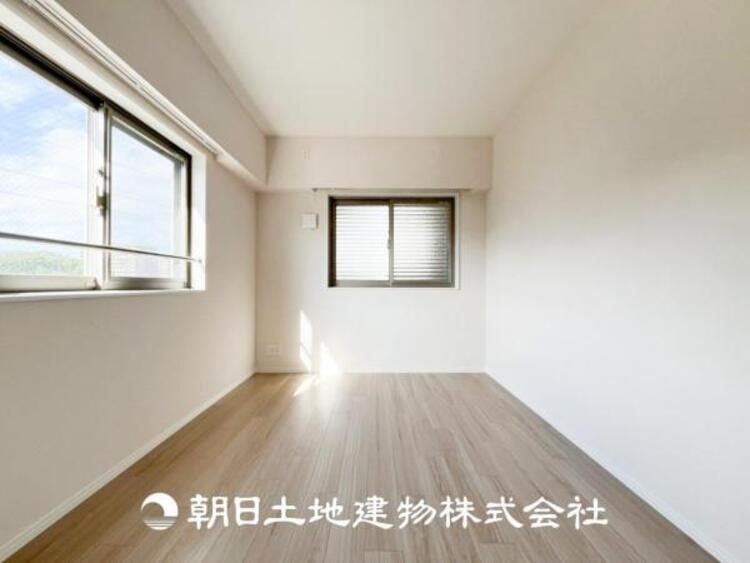 内装 【居室】設計者のセンスが求められる大切な空間だからこそ、落ち着いて過ごせる癒しと寛ぎの空間が欲しい。そんな願いを叶えました。